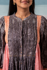 Load image into Gallery viewer, Allover zari pleated multihued printed dress