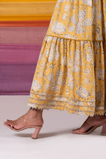 Load image into Gallery viewer, Glimmering yellow pintuck flared maxi dress