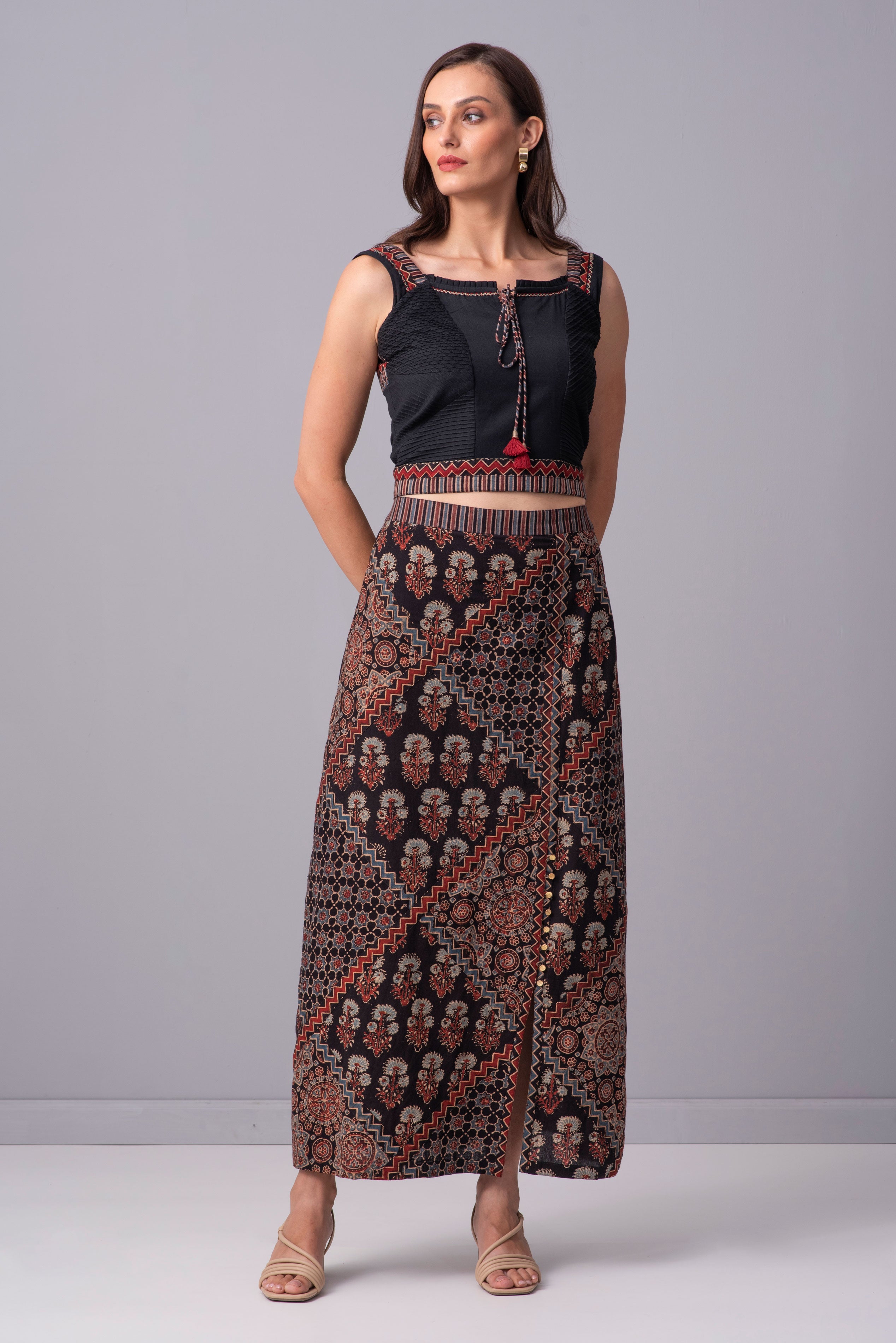 Kaleidoscope Collage side  slit long Skirt (black)