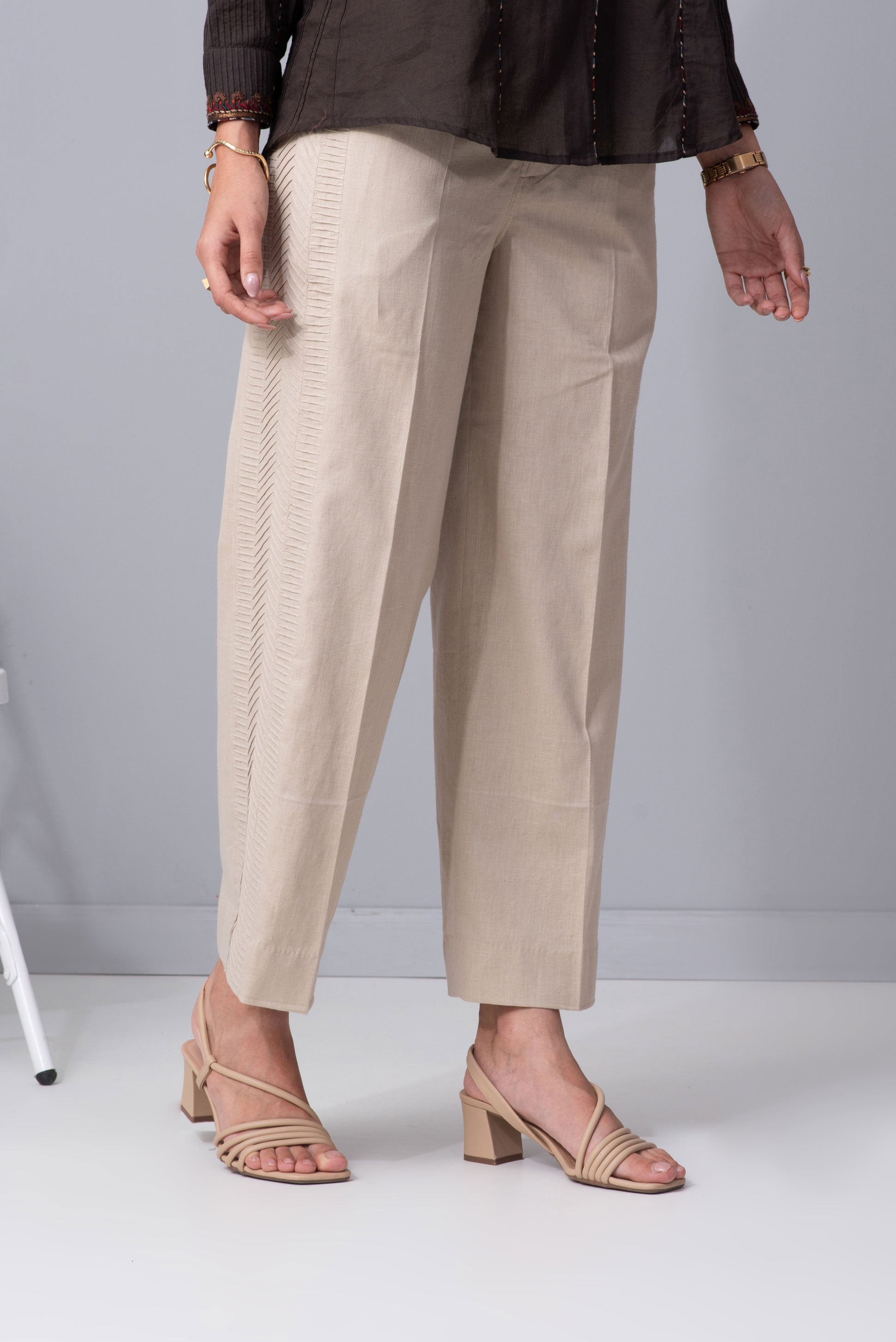 Mira coordset with beige pants