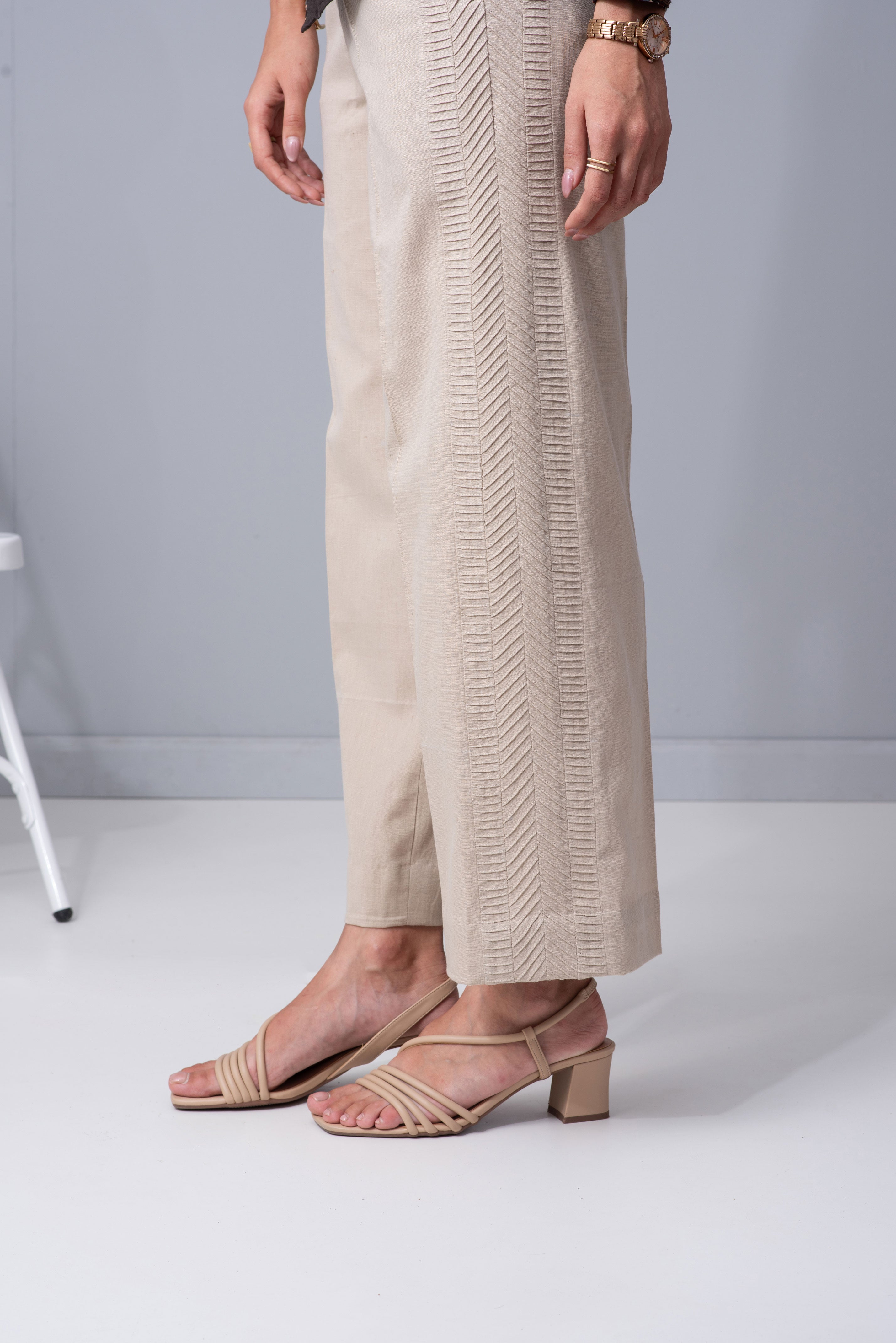 Mira coordset with beige pants