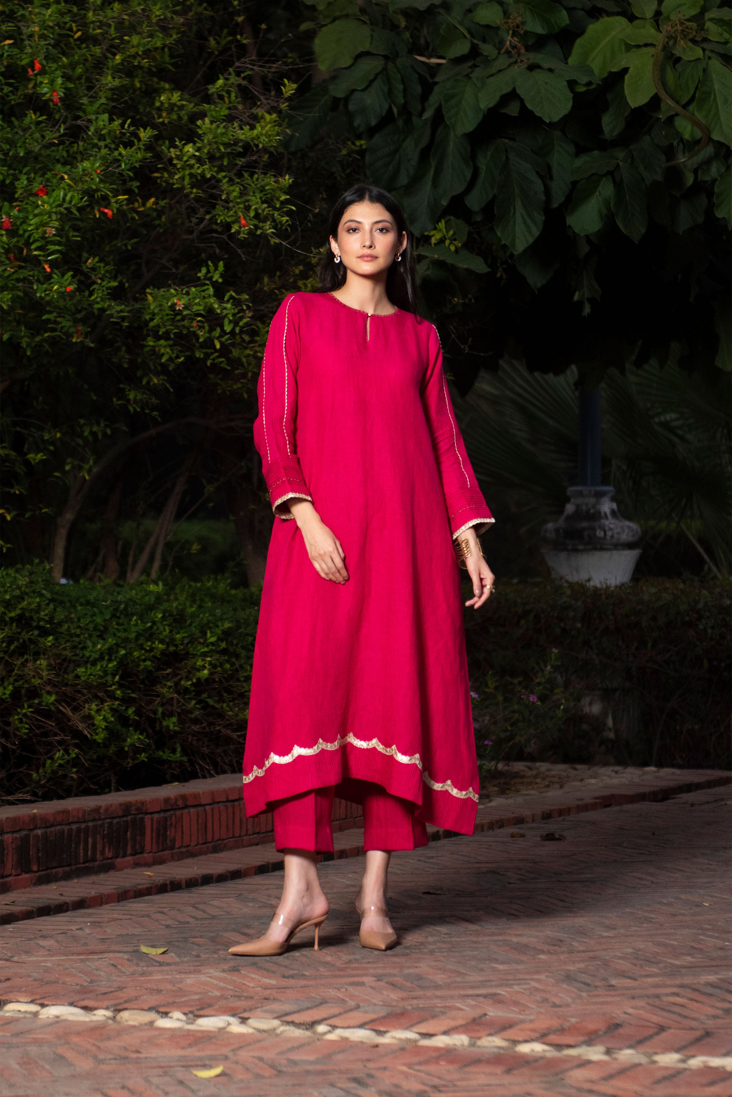 The Gulnaaz Linen Ensemble set